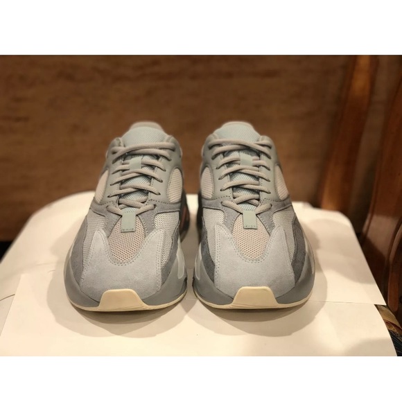 Yeezy - Picture 3 of 7